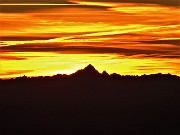 07 Spettacolare tramonto del sole sul Monviso
